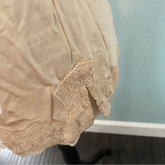 Y2K 100% Silk Lace Cream Camisole Tank - Picture 3 of 5